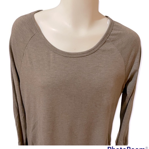 Side Ruched Tunic - Picture 5 of 9